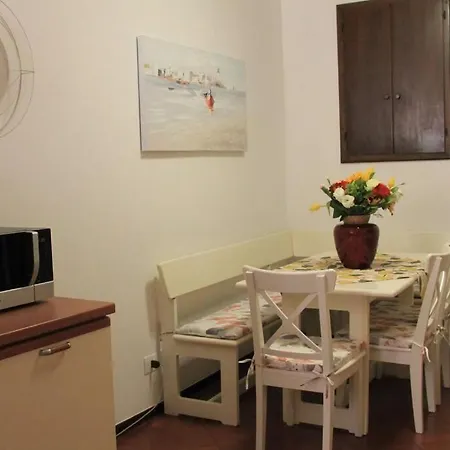 Daisy House: Attic In The Historical Center Appartement Salò