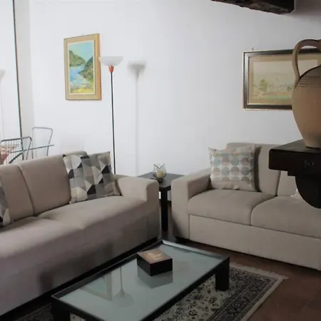 Appartamento Daisy House: Attic In The Historical Center *