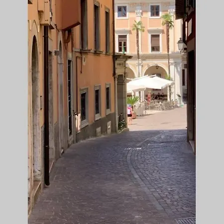 Appartamento Daisy House: Attic In The Historical Center