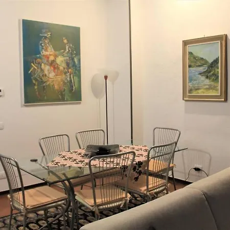 Appartement Daisy House: Attic In The Historical Center