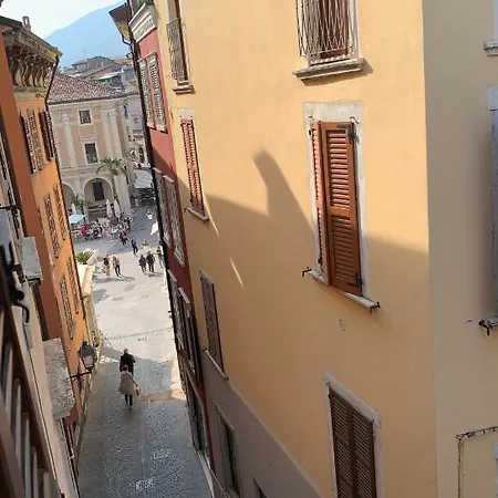 Daisy House: Attic In The Historical Center Appartement Salò